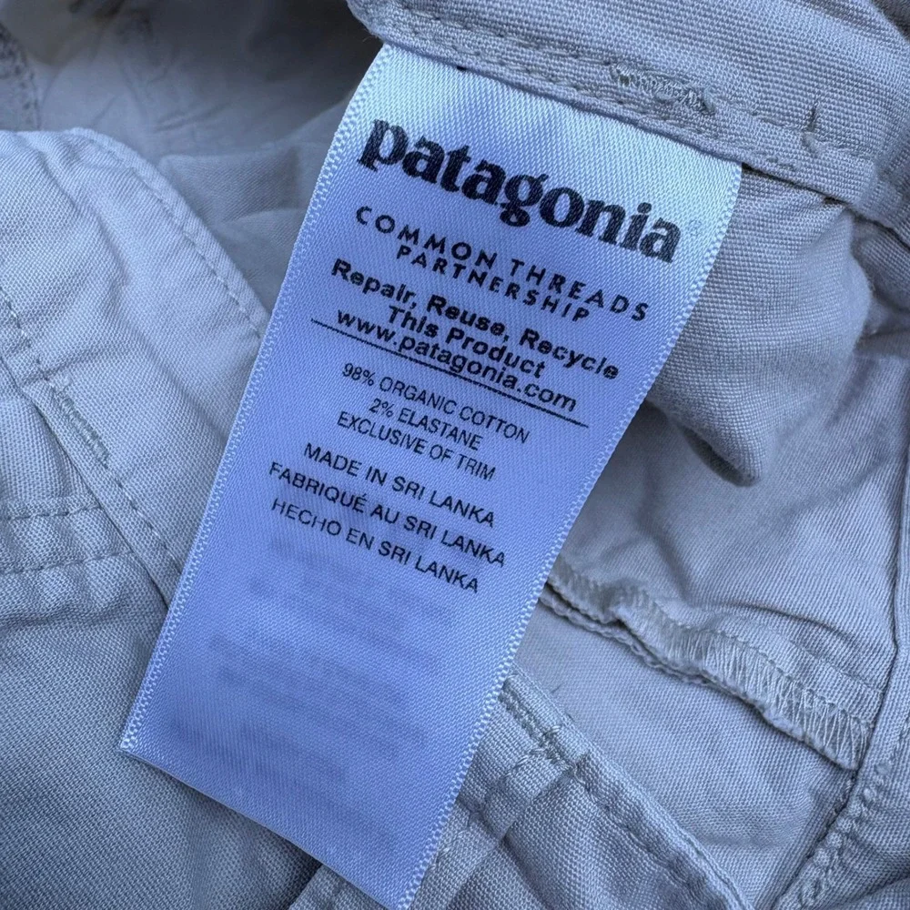 Patagonia Womens Khaki Organic Cotton Stretch Cargo Stand Up Shorts Size 4